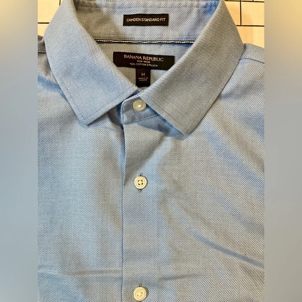 Banana Republic Men’s Size Medium Blue Non-Iron Camden Standard‎ Fit Dress Shirt